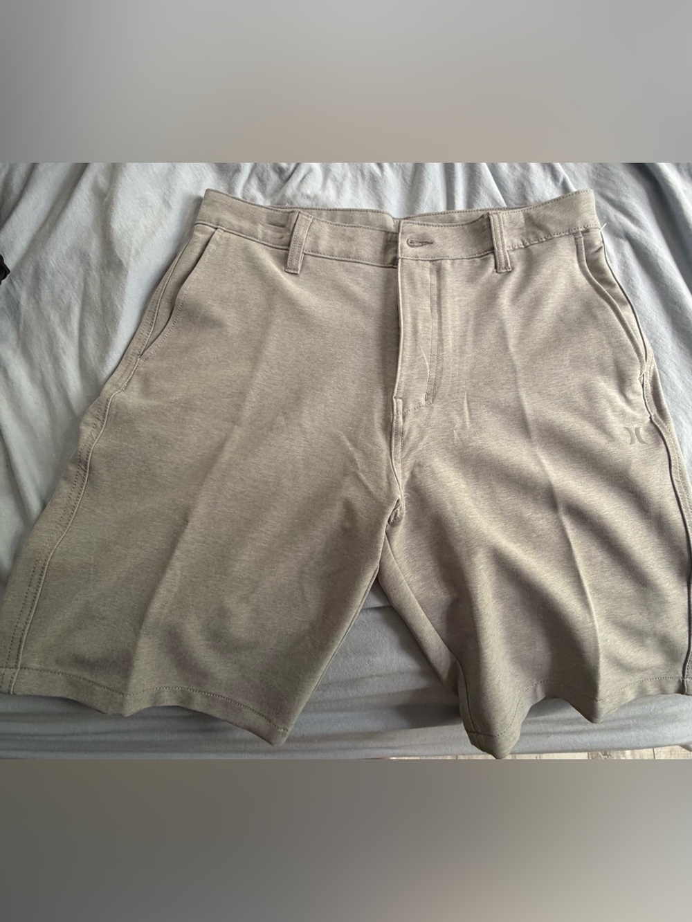 Hurley Men's Chino-Style Shorts in Light Gray size 32